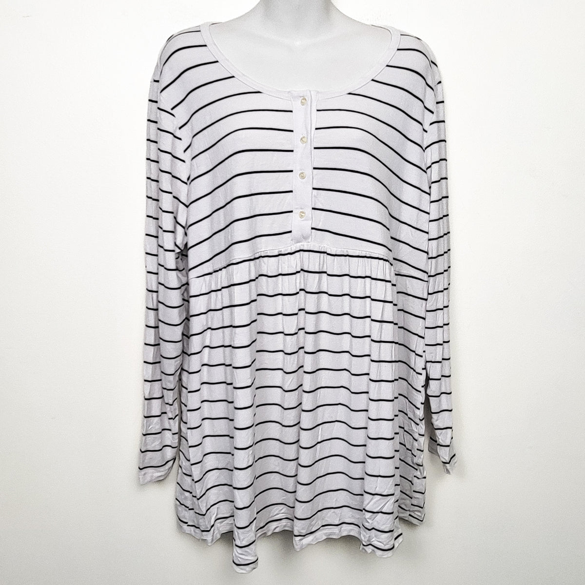 Old Navy white striped babydoll tunic maternity top. Size XXL