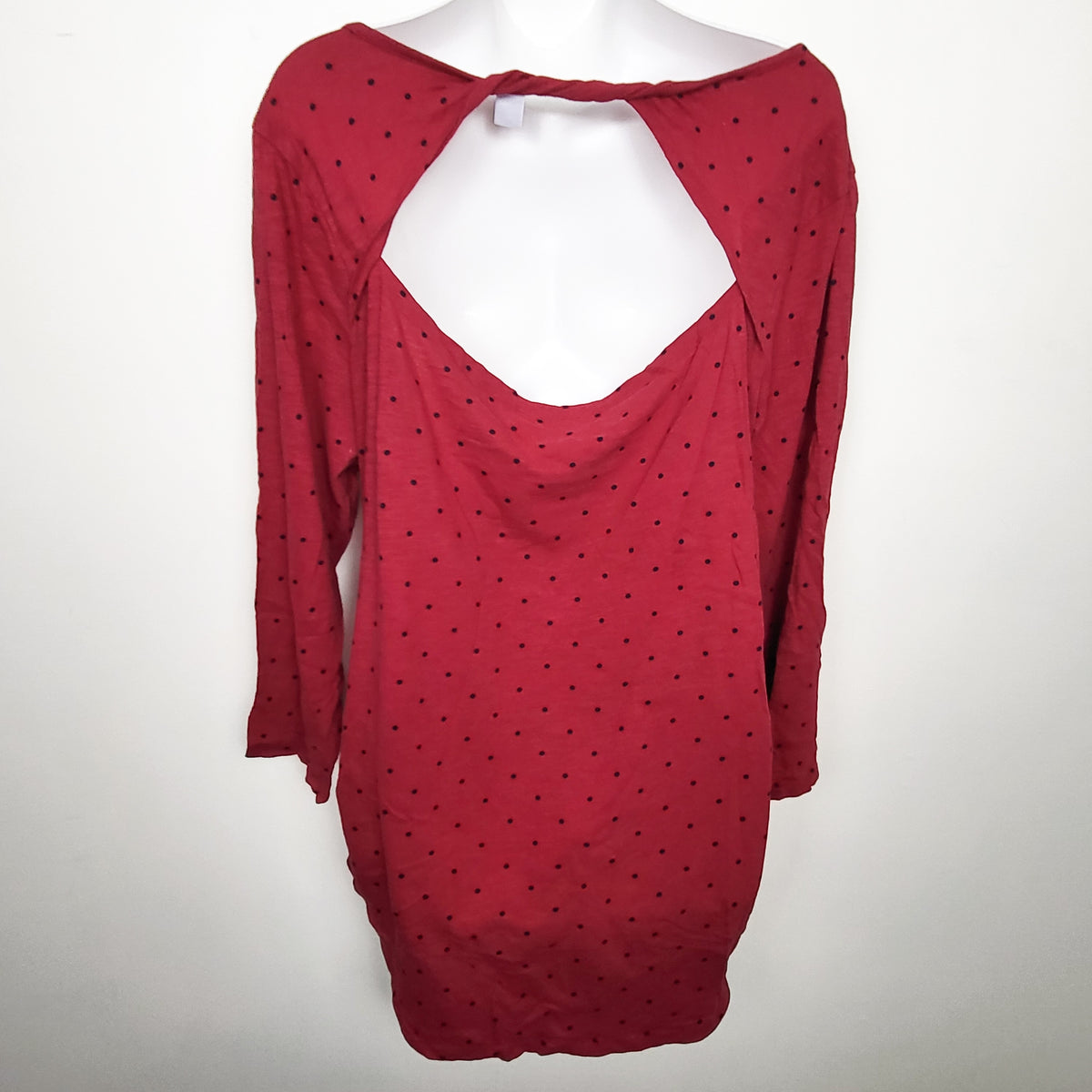 Old Navy red polka dot twist back maternity top. Size XXL