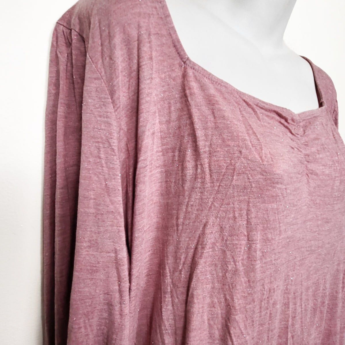 Old Navy pink slub knit maternity top with sparkles. Size XXL