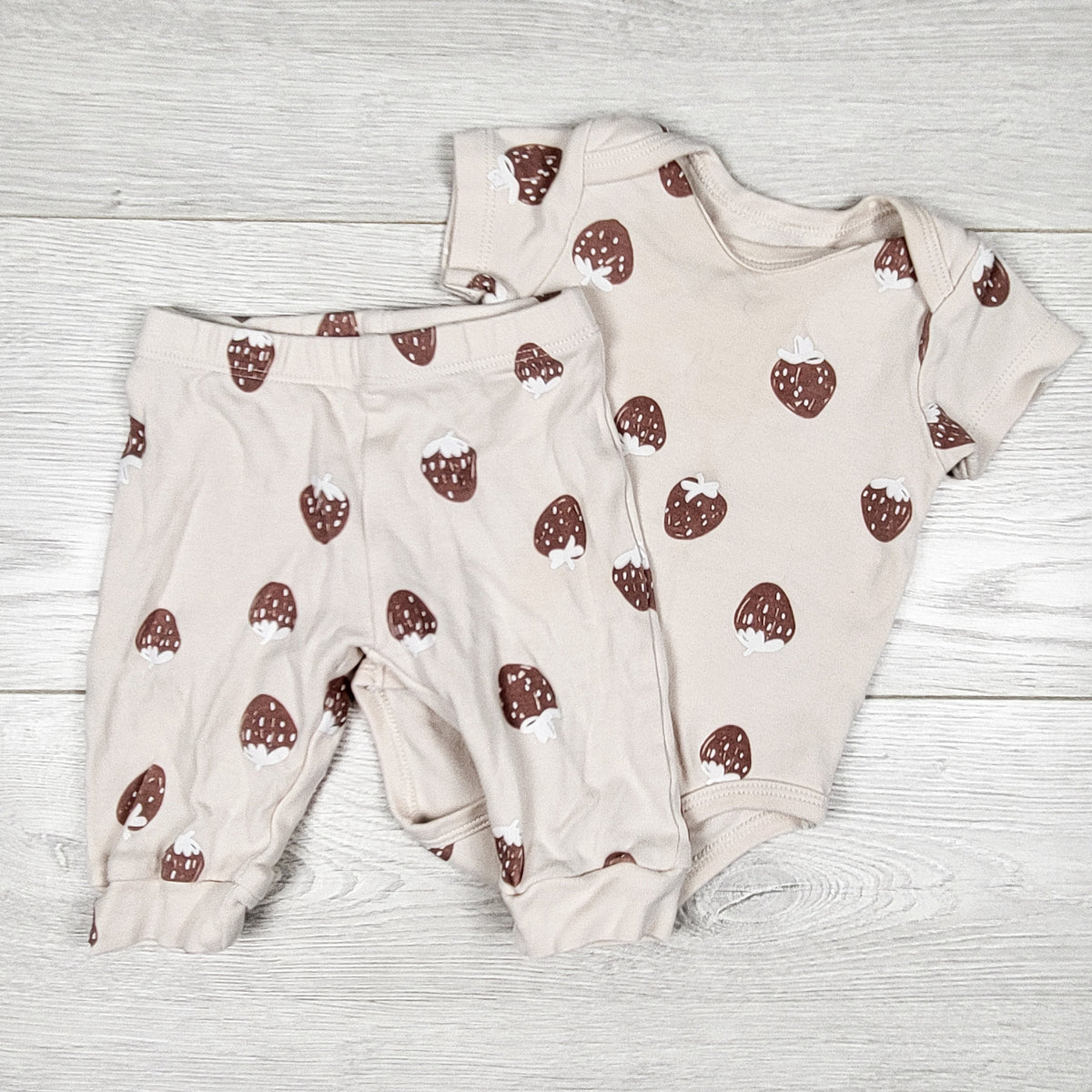 Pale pink 2pc strawberry print set. Size 3 months