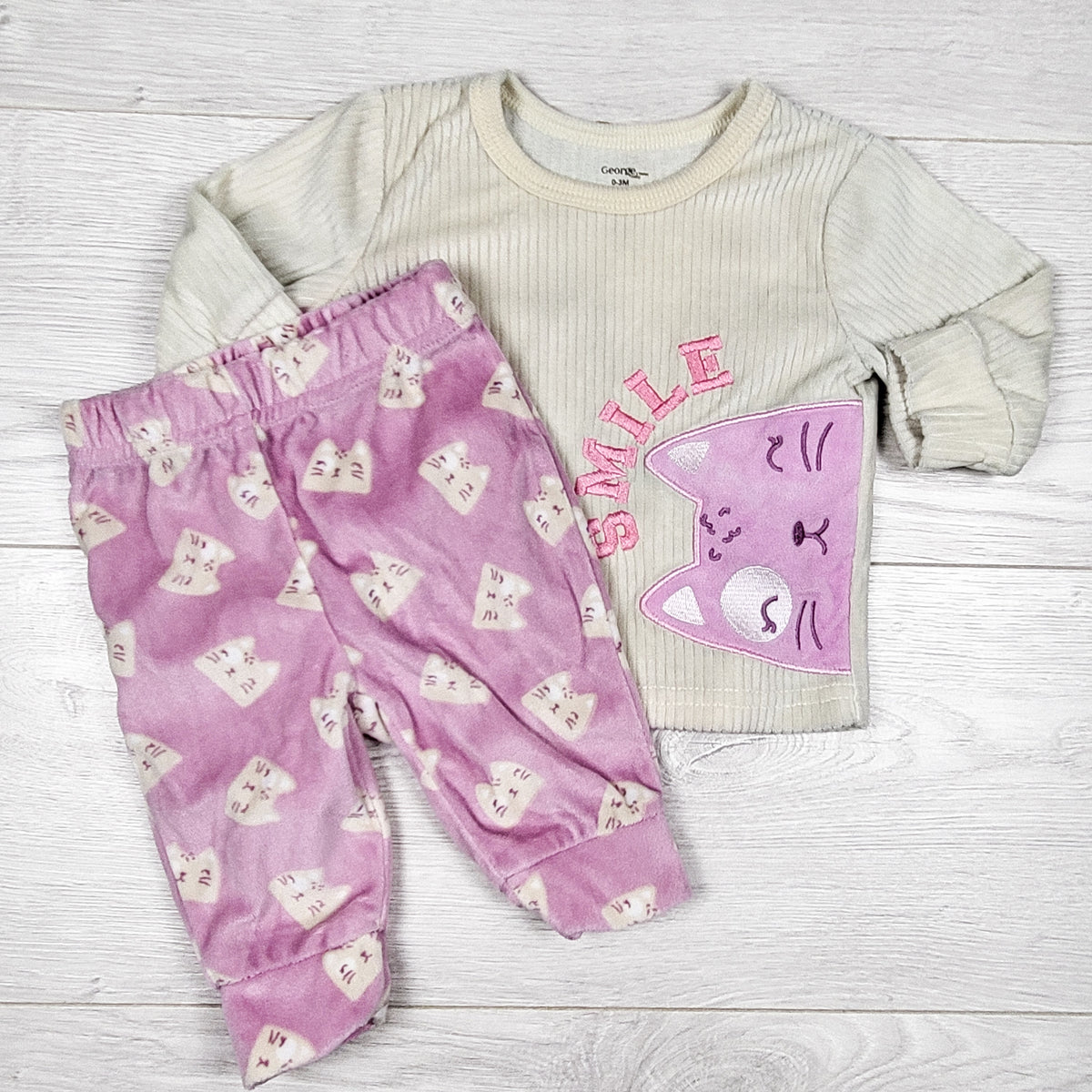 George beige and pink cat print 2pc velour set. Size 0-3 months