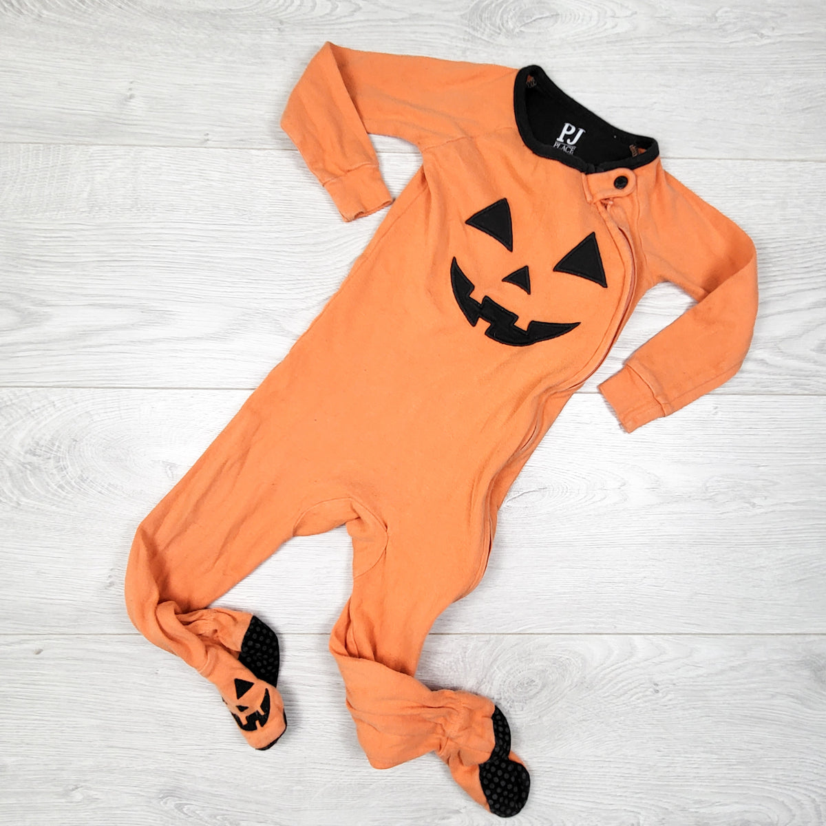 Children's Place orange zippered cotton Jack-o-lantern sleeper. Size 12-18 months
