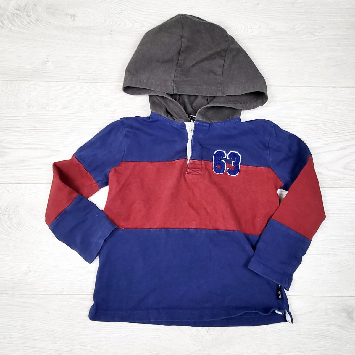 Ben Sherman navy and red hooded rugby style shirt. Size 3T