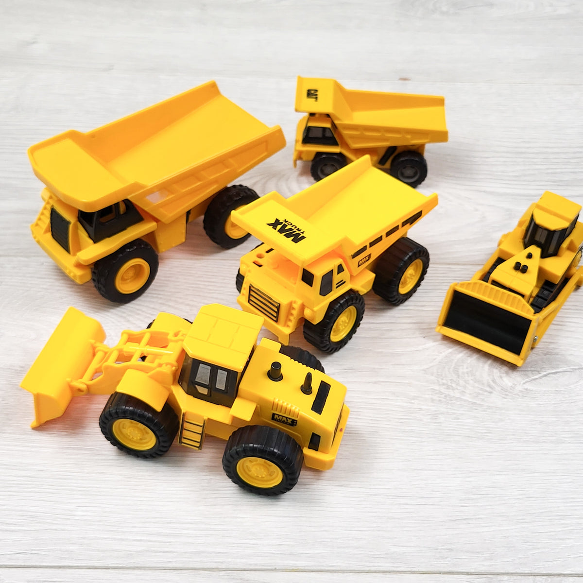 Lot of plastic construction toys