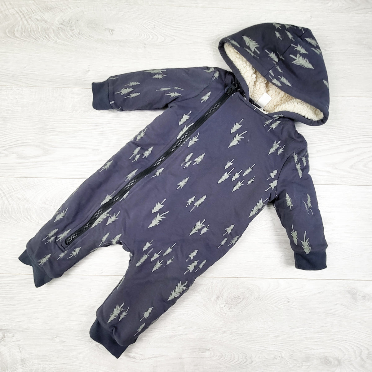 Joe Fresh Baby Forest Print Hooded Pram / Bunting Suit. Size 6-12 months