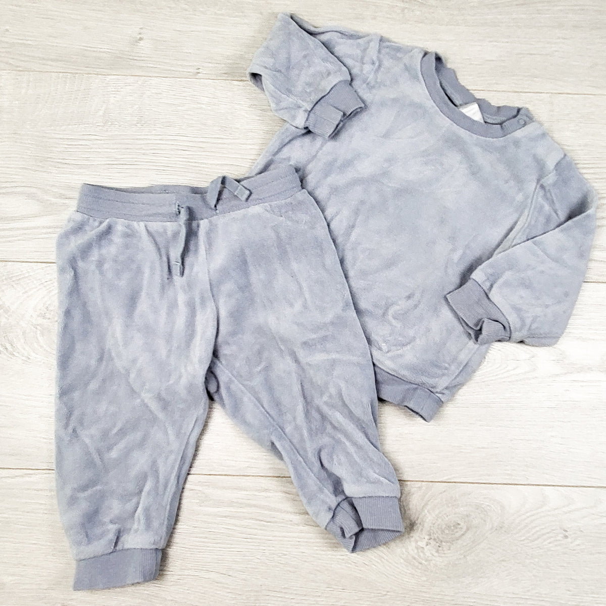 H and M blue organic cotton velour 2pc set. Size 6-9 months