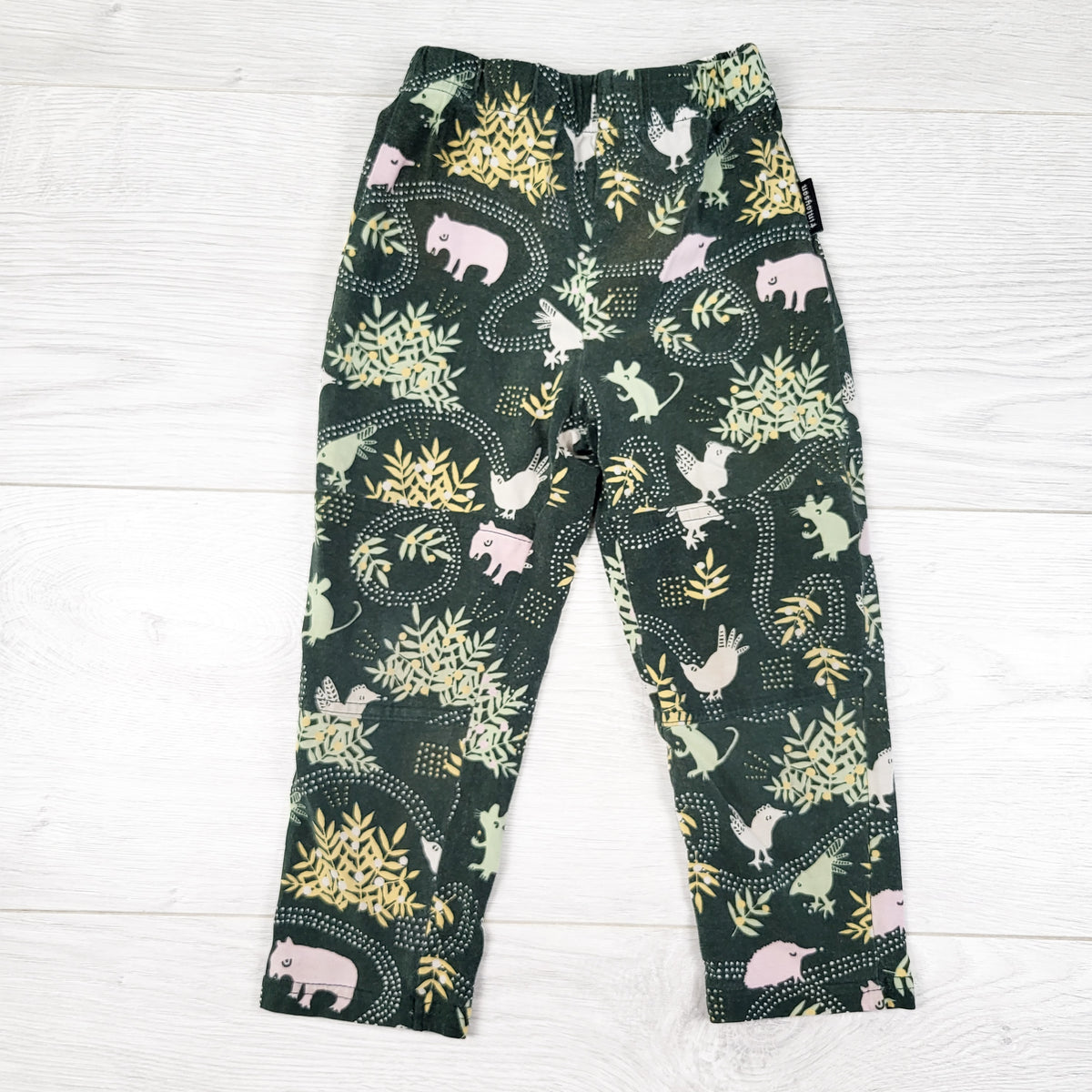 Finlayson green farm print handmade leggings. Size 18-24 months