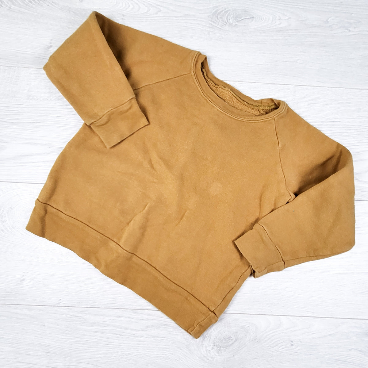 Mini Mioche mustard toned fleecy lined crewneck sweater. Size 3/4T