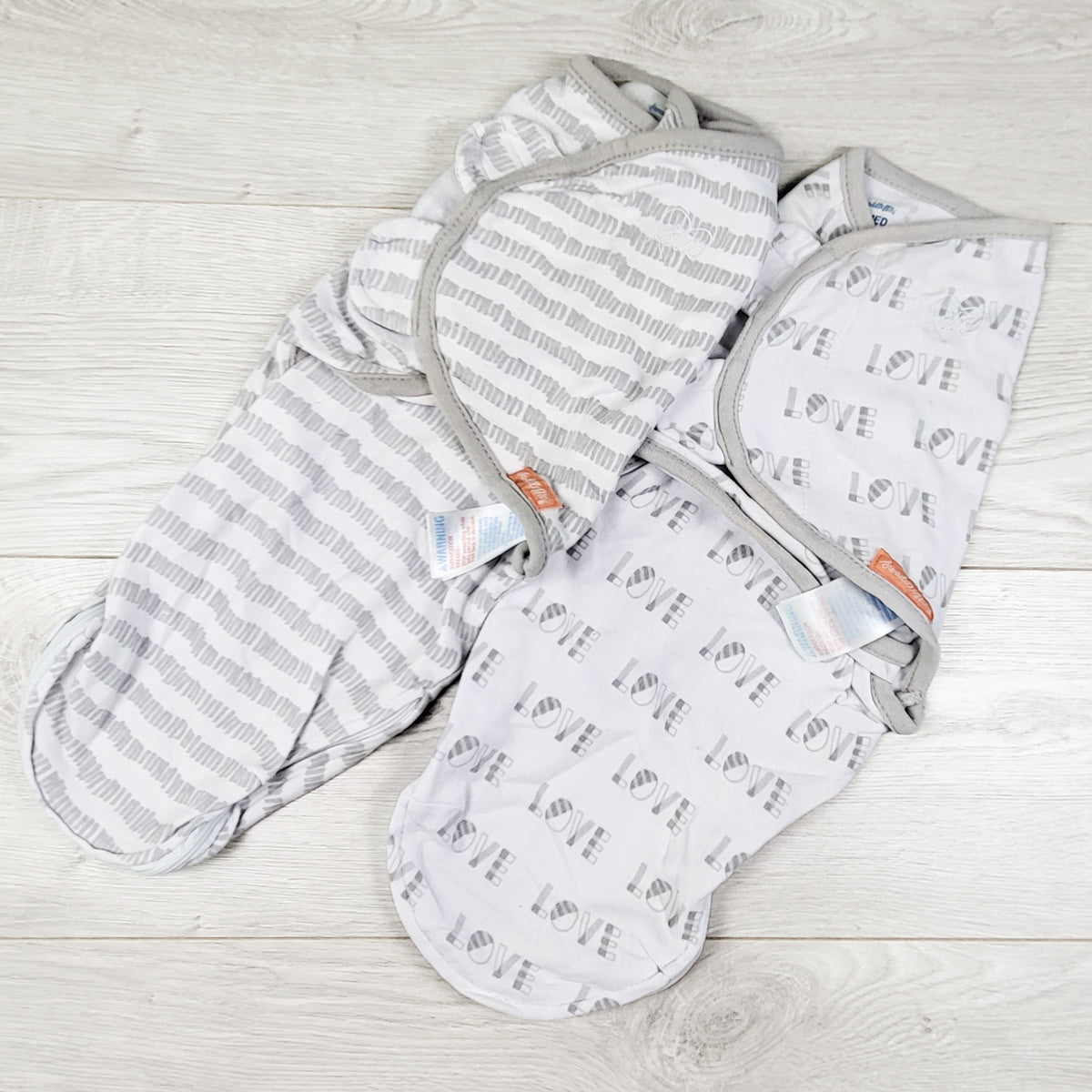 SwaddleMe 2-pack gender neutral swaddles. Size SM/MED (0-3 months)