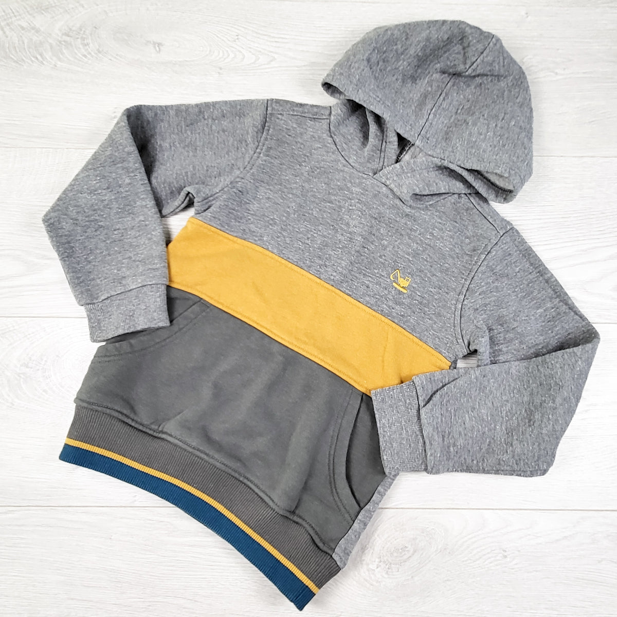 Kids Headquarters colour block pullover fleecy lined hoodie. Size 5T