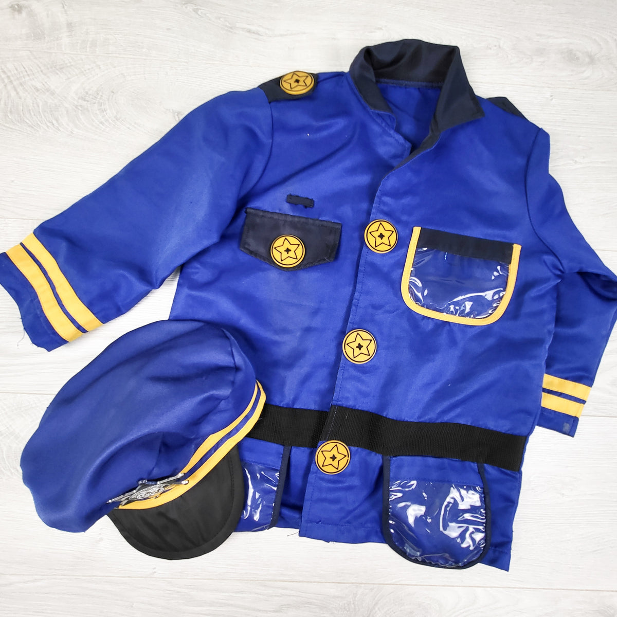 Melissa and Doug Police Officer costume. Size 3 to 5 Years (no shipping)