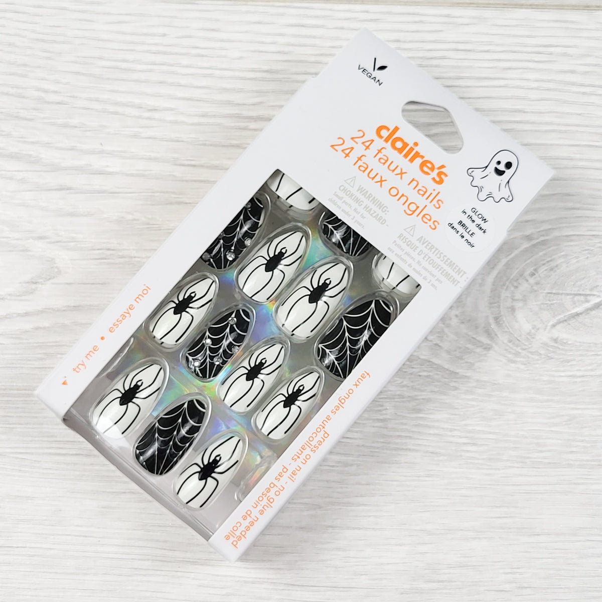 NEW - Claire's Halloween Glow-in-the-Dark Spider & Spiderweb Press-On Faux Nails (24-Piece Pack
