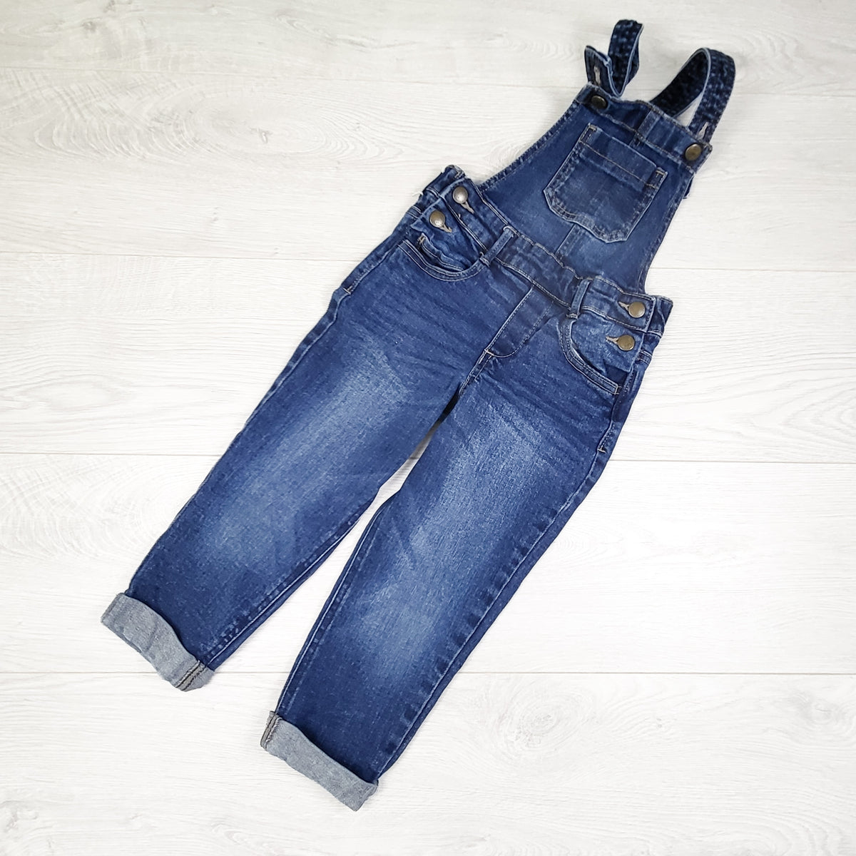 Old Navy cuffed denim overalls. Size 4T