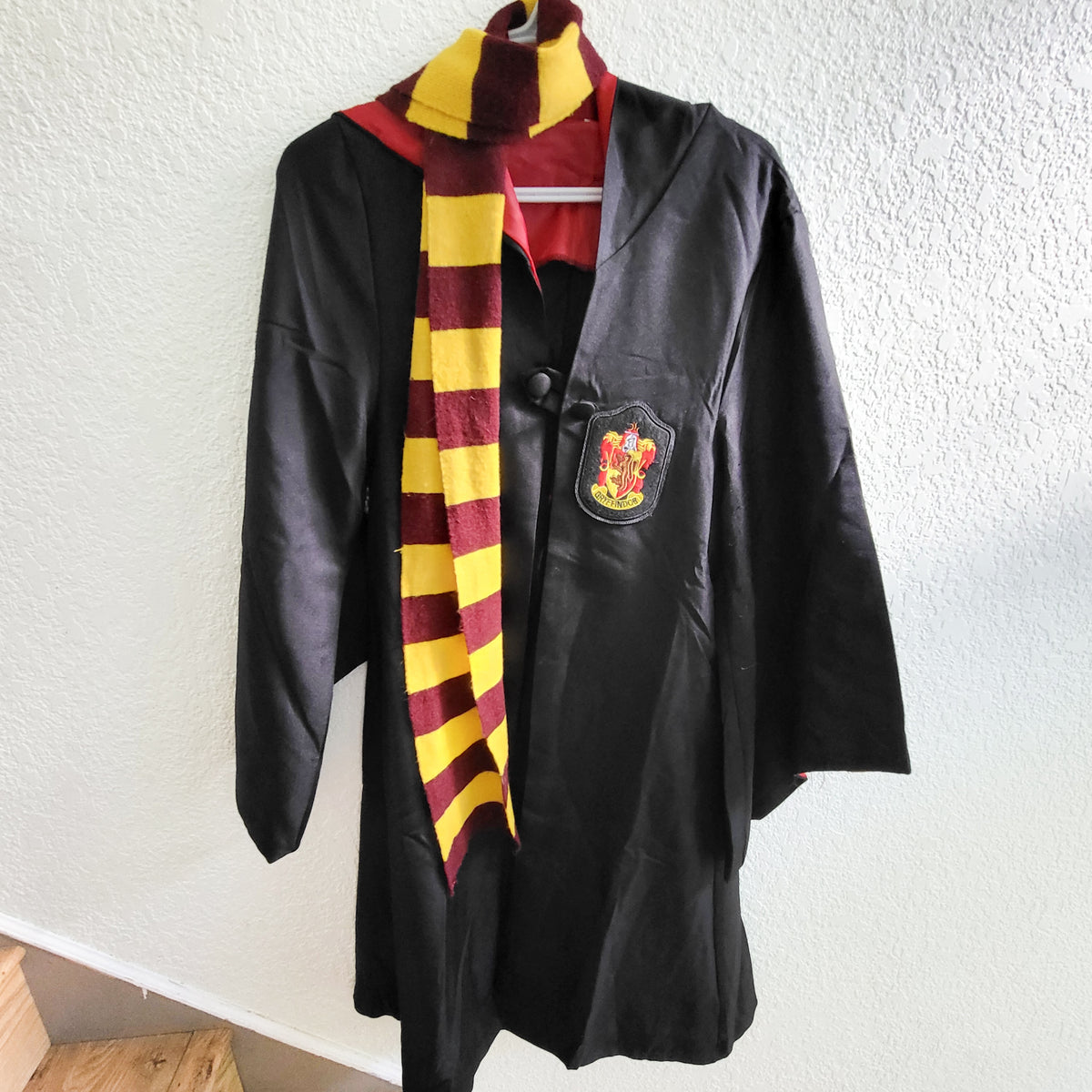 Harry Potty 2pc costume. Size 10/12