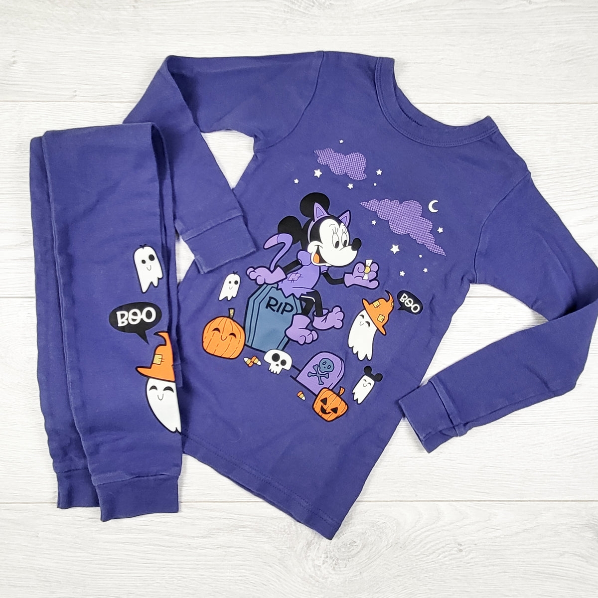 Gap x Disney purple 2pc Mickey Mouse Halloween PJs. Size 5T