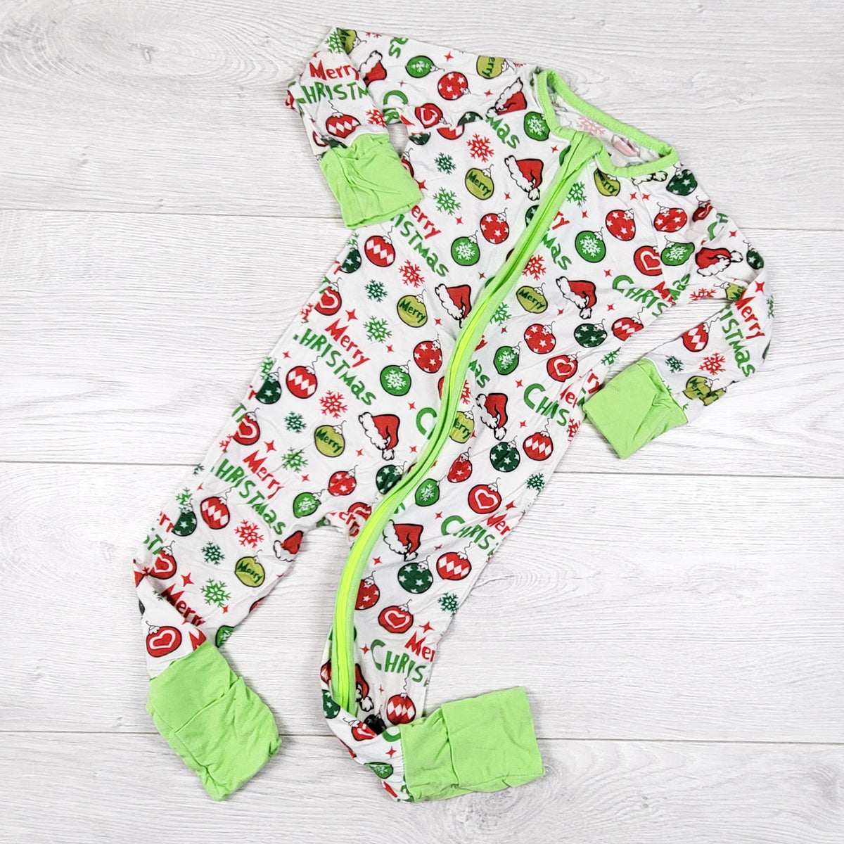 Miozing white and green Christmas themed zippered bamboo sleeper. Size 12-18 months