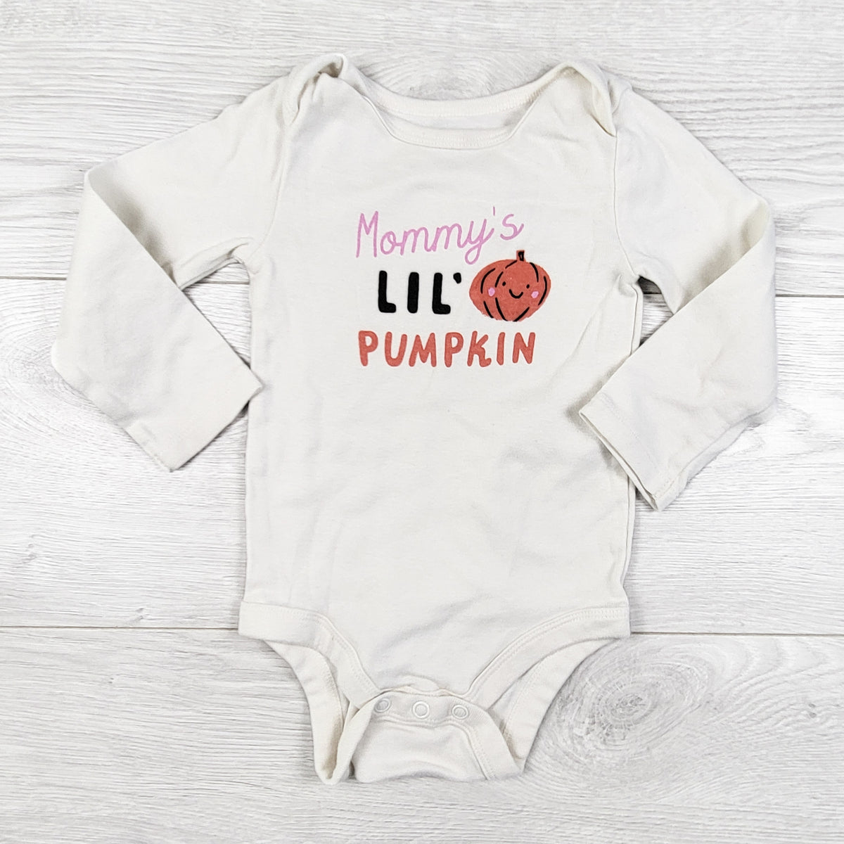 Joe cream coloured "Mommy's Lil' Pumpkin" bodysuit. Size 12-18 months