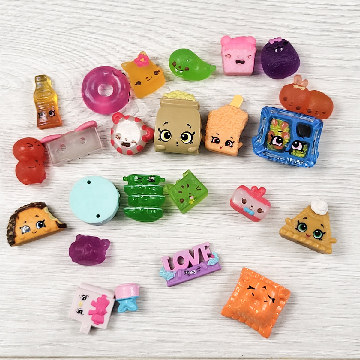 Lot of Shopkins figures