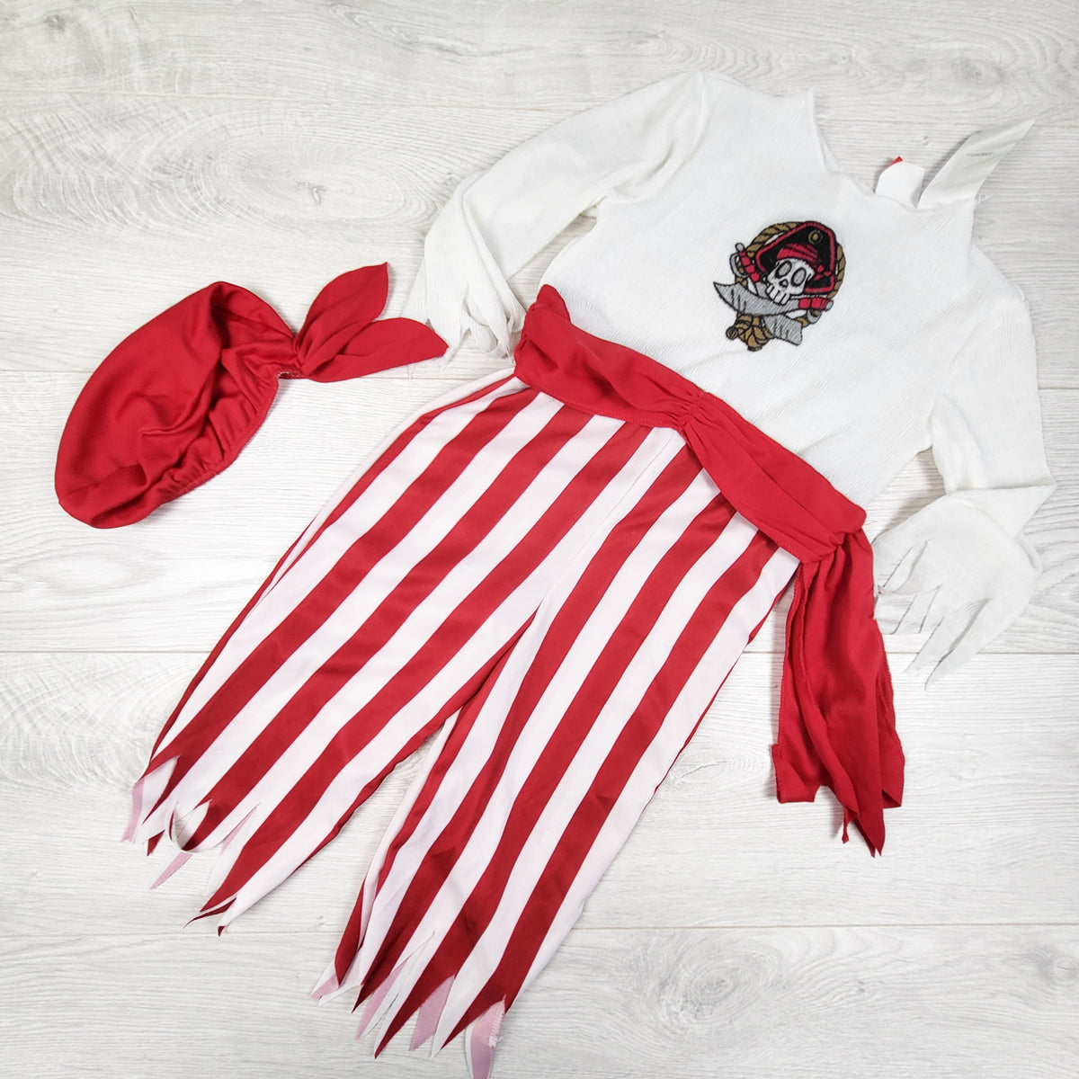 Disguise 2pc Pirate costume. Size 3/4T