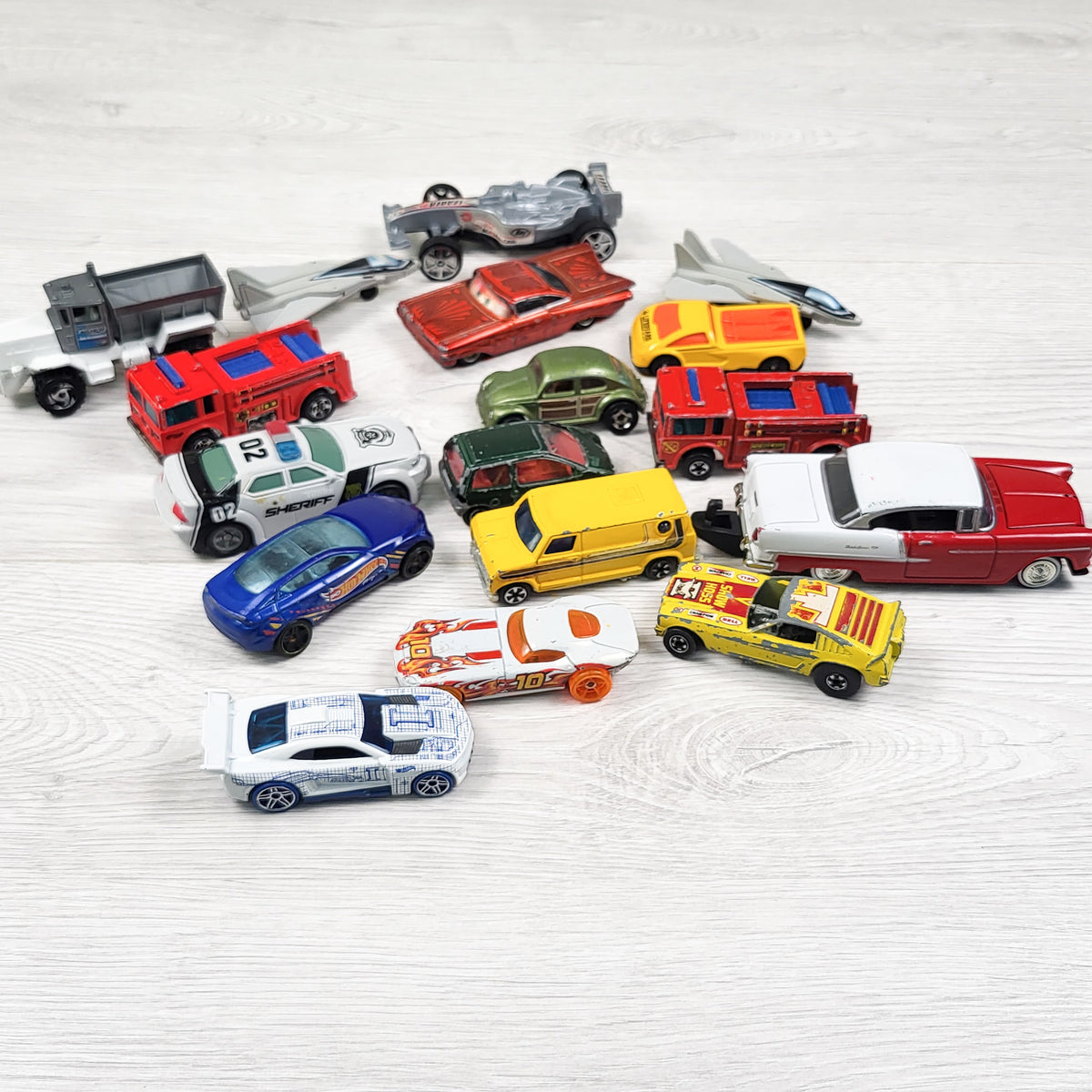 Lot of metal Hot Wheels cars