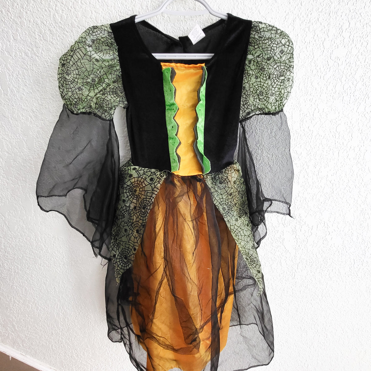 Witch costume. Size medium (8ish)