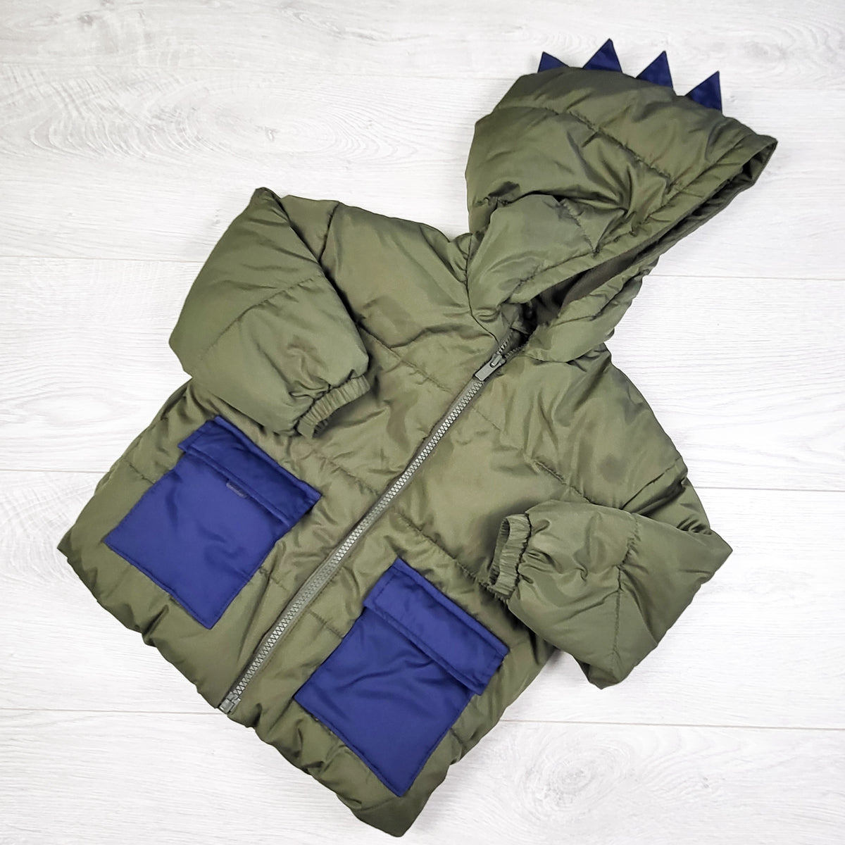 Old Navy green fleece lined water resistant insulated dinosaur jacket. Size 3T