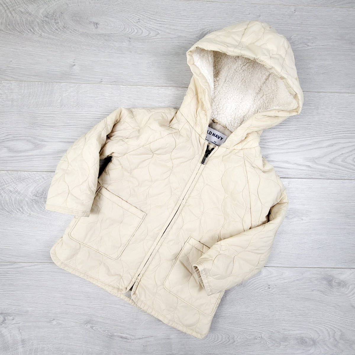 Old Navy Beige Quilted Water Resistant Jacket. Size 2T