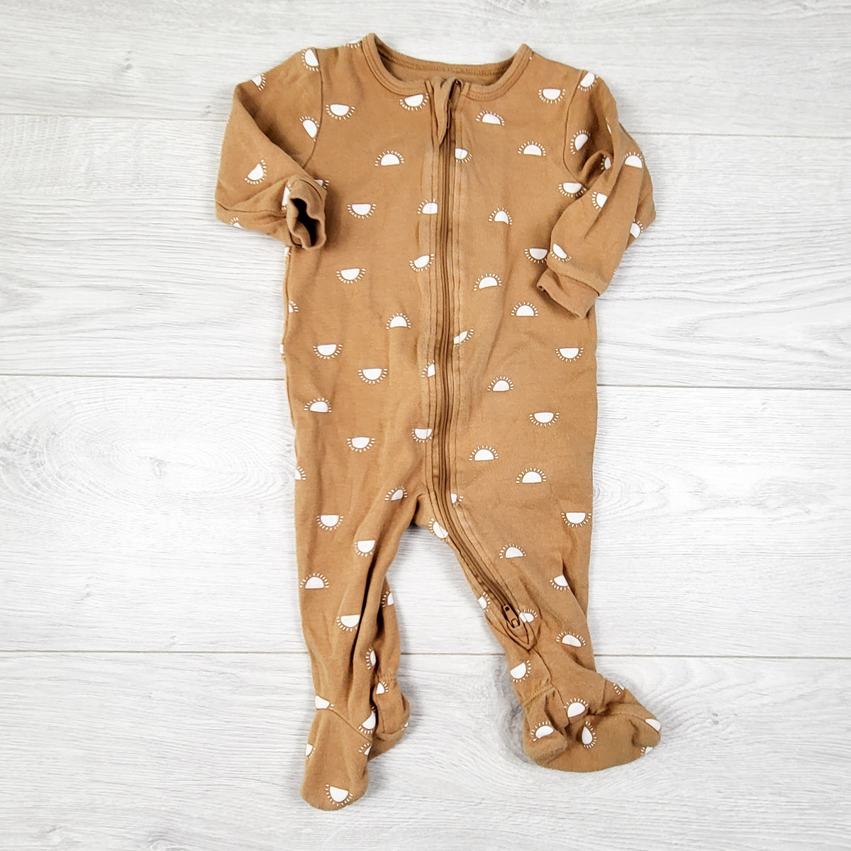 Petit Lem Golden Yellow Zippered Sun Print Sleeper. Size 6 months