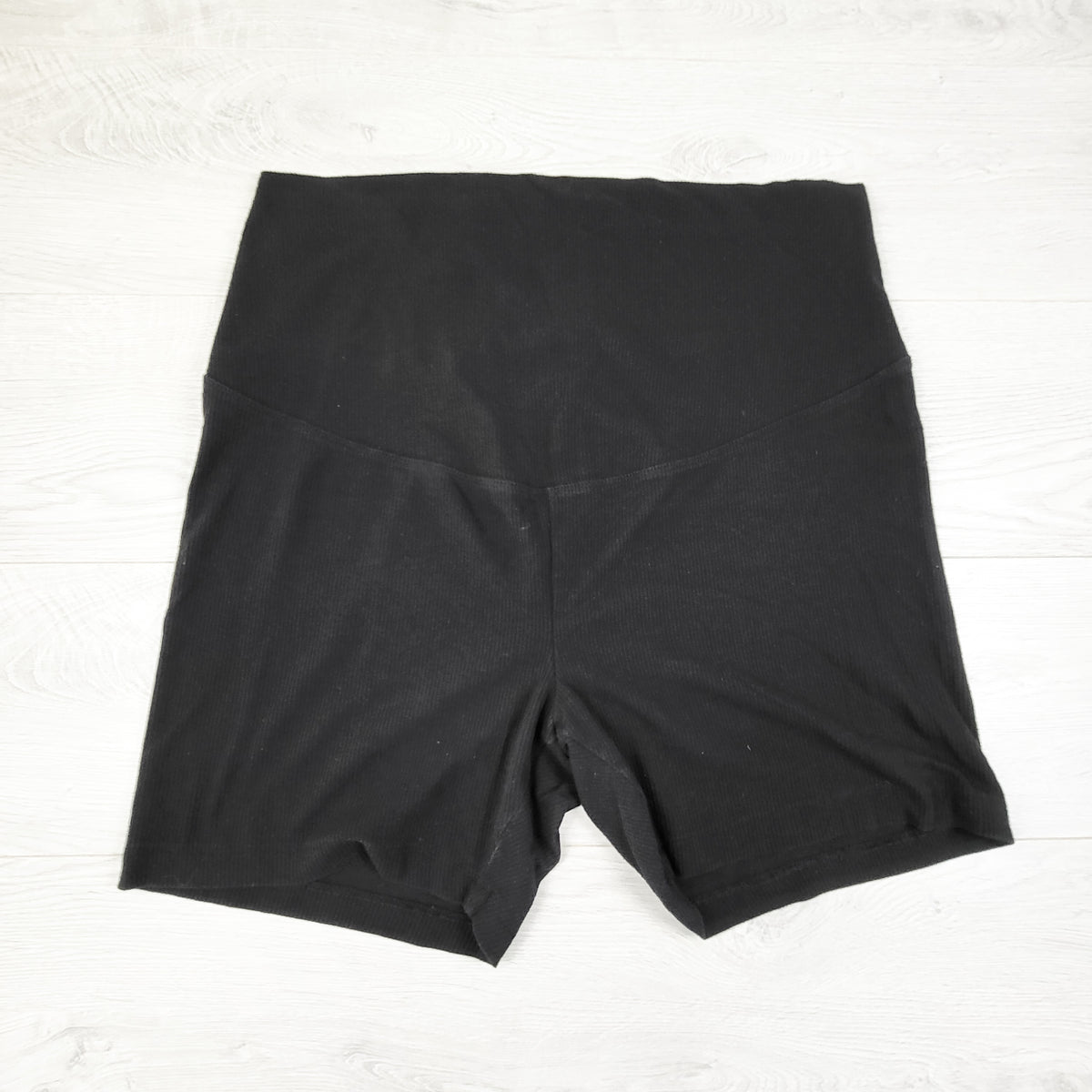Old Navy Black Ribbed Maternity Shorts. Size XL