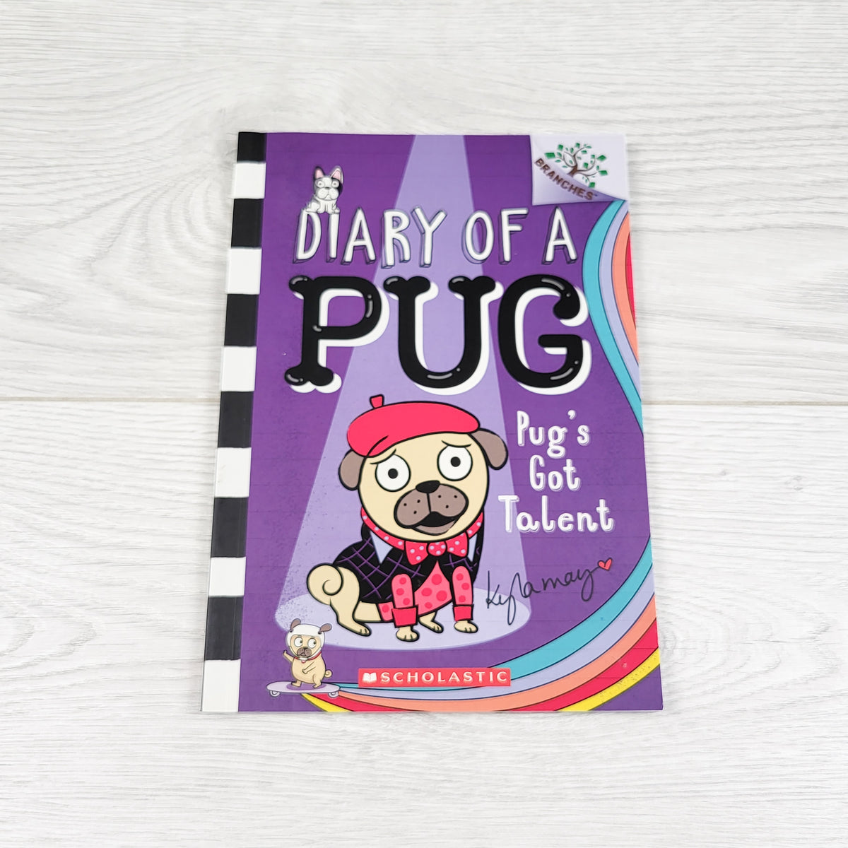 Diary of a Pug: Pug's Got Talent. Soft cover book