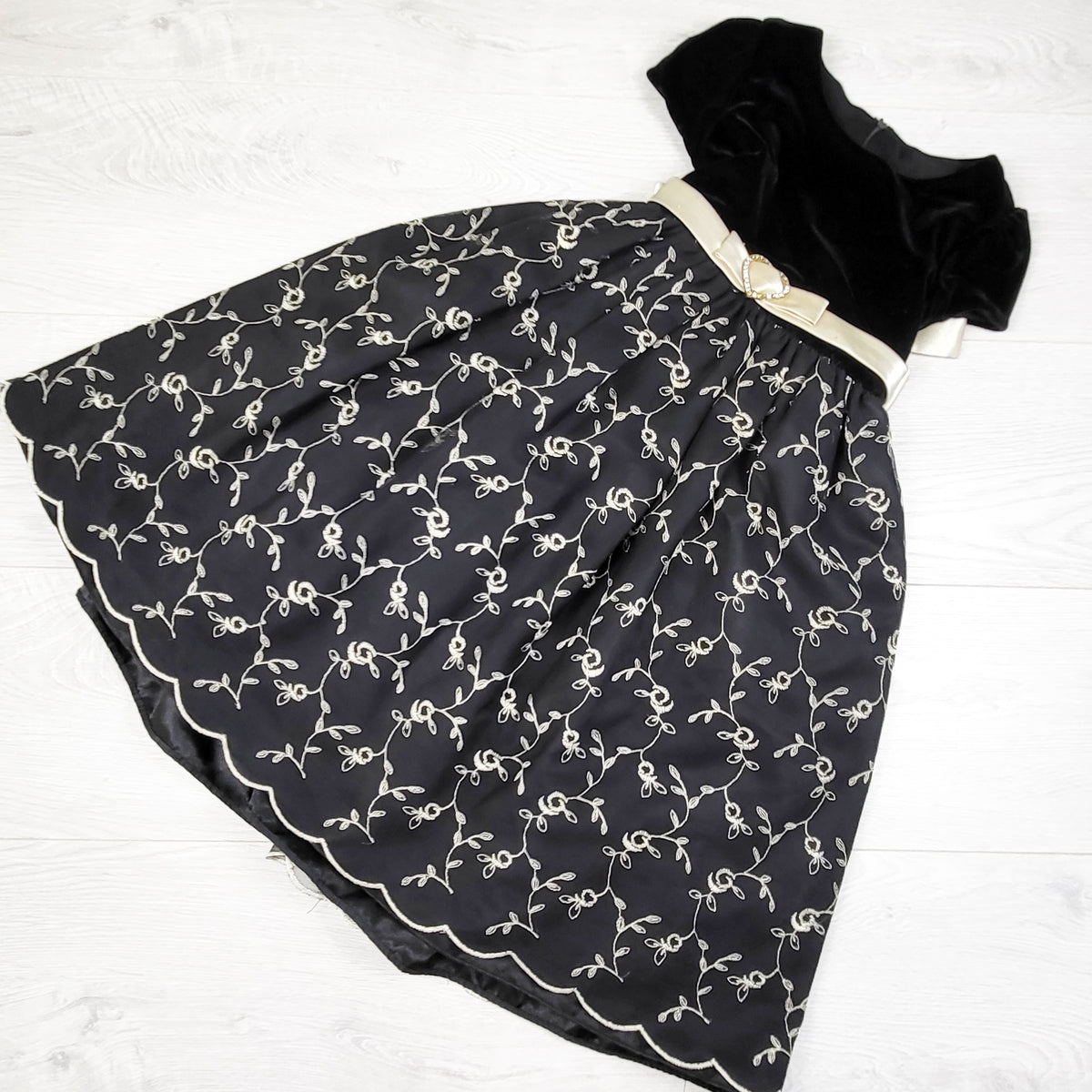 Cinderella black and gold special occasion dress. Size 5T