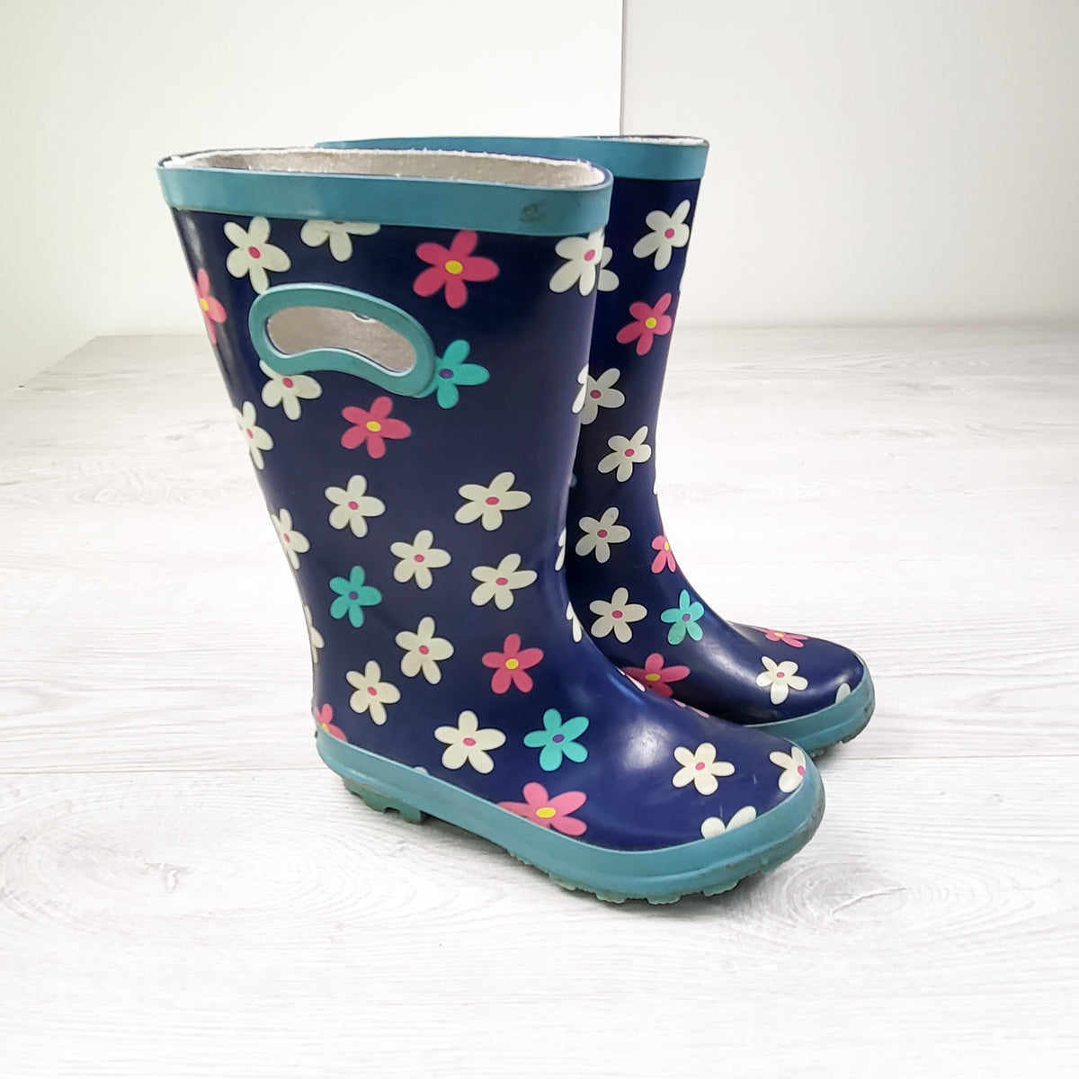 Outbound navy floral print rain boots. Youth size 1
