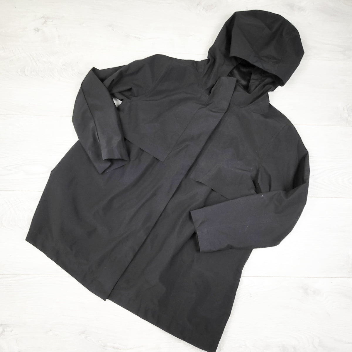 Old Navy black hooded water resistant hooded jacket. Size 8