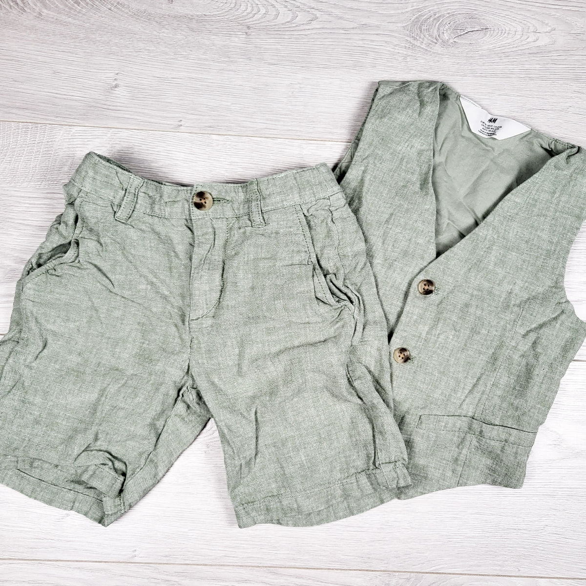 H&M Sage Green 2-Piece Linen-Blend Suit Set. Size 4/5T
