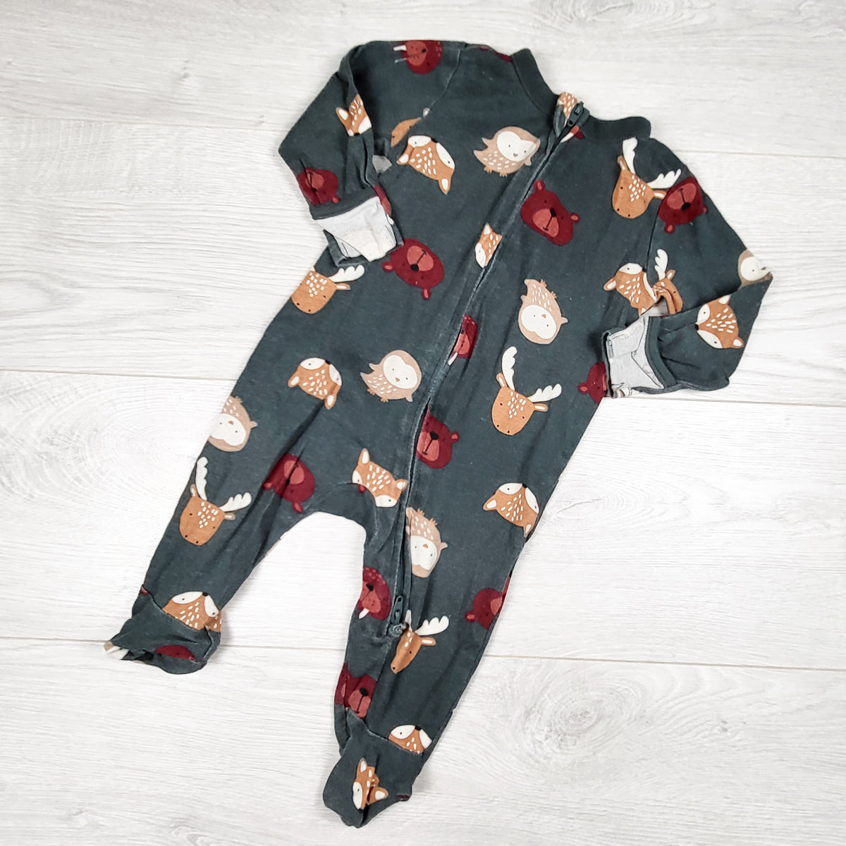 Old Navy grey zippered sleeper with woodland animals. Size 6-9 months