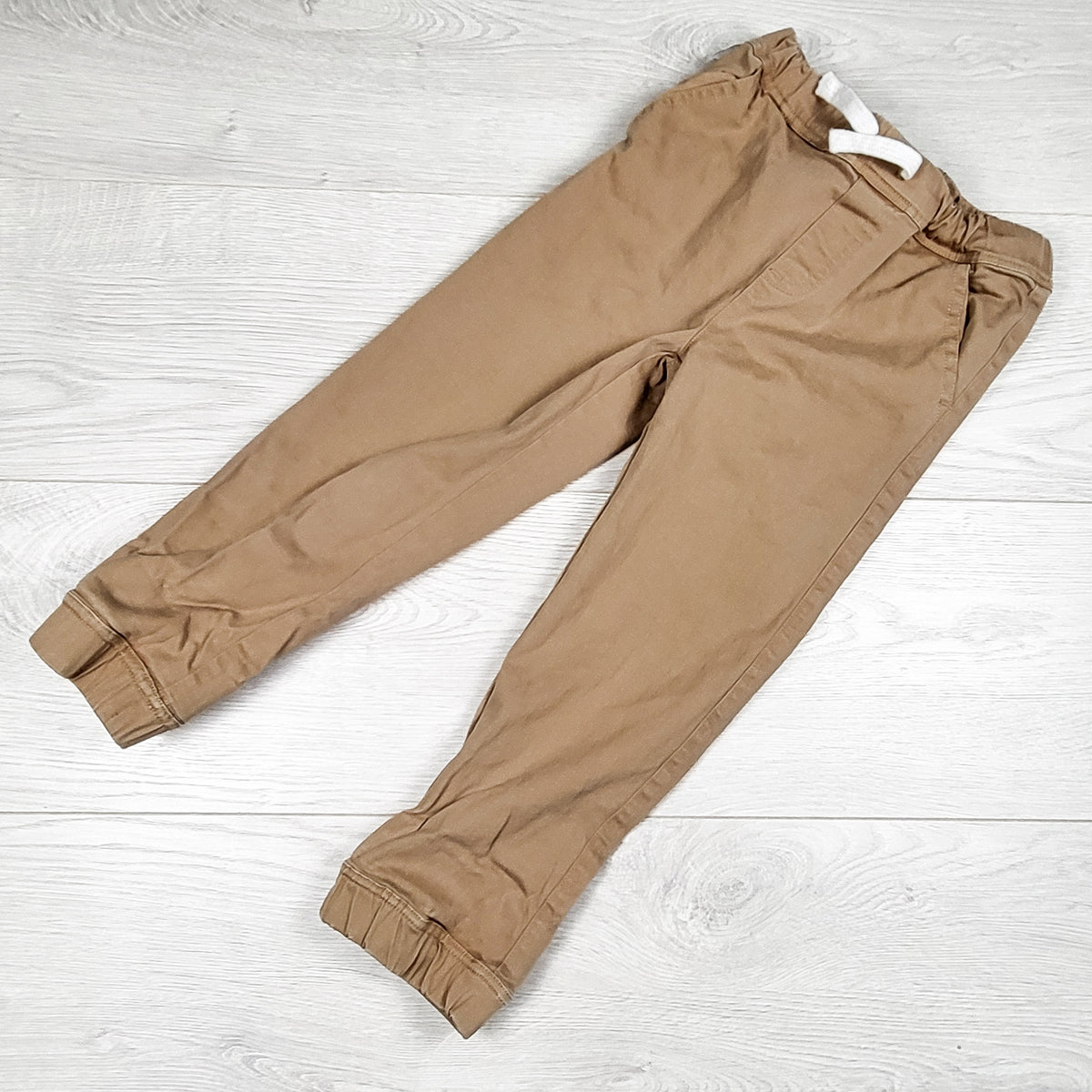 Rise Little Earthling tan drawstring twill joggers. Size 3/4T