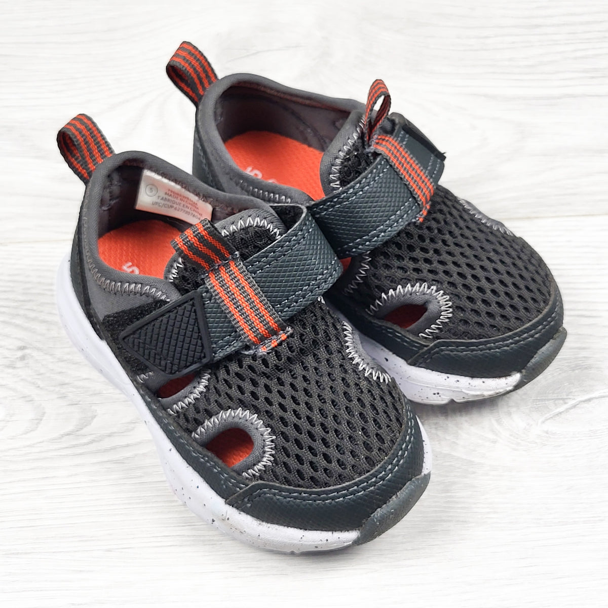 George dark grey mesh hybrid shoes. Size 5 (toddler)