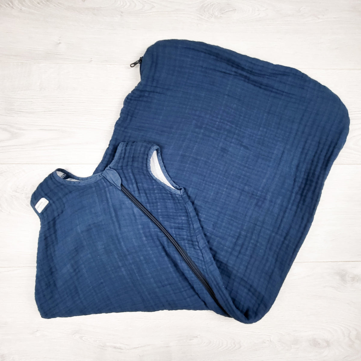 Perlimpinpin teal muslin cotton sleep bag. Size 6-18 Months