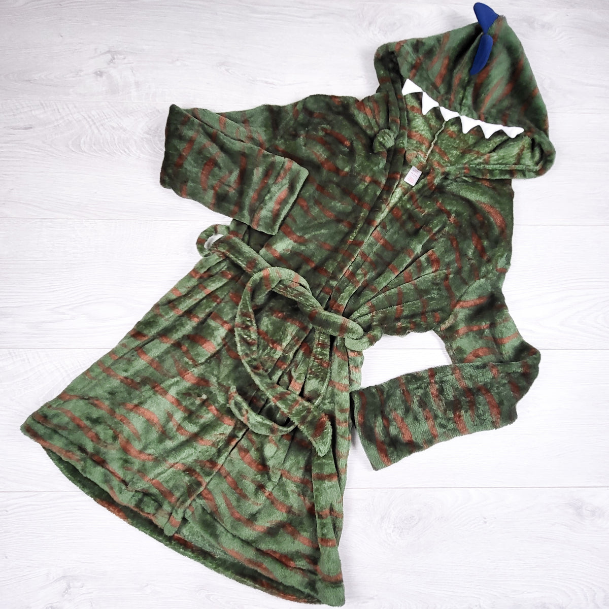 Joe green plush dinosaur robe. Size 7/8