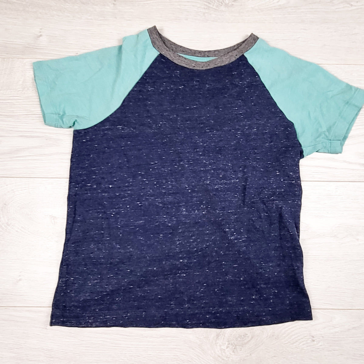 Old Navy heathered blue and turquoise t-shirt. Size 6/7