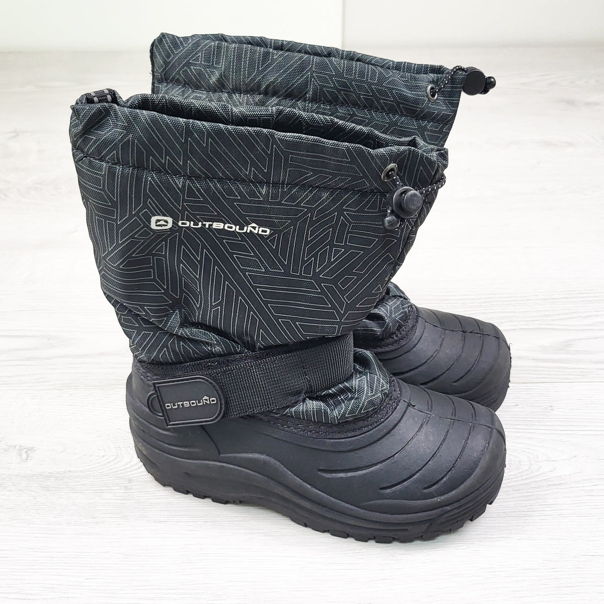 Outbound black patterned snow boots. Size 13 (sorry, no shipping)