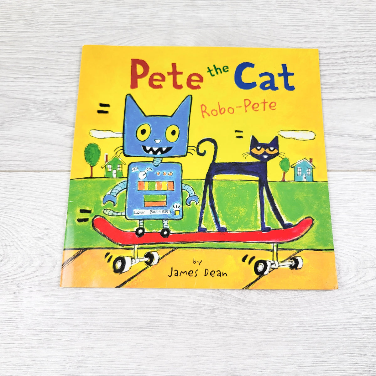 Pete the Cat: Robo-Pete. Soft cover book
