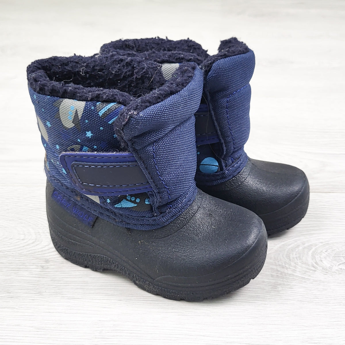 Navy space themed snow boots. Size 4 (toddler)