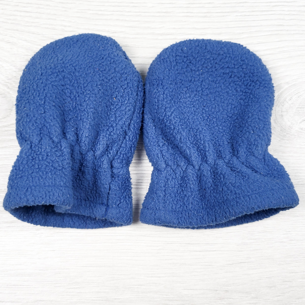 Blue fleece infant mittens