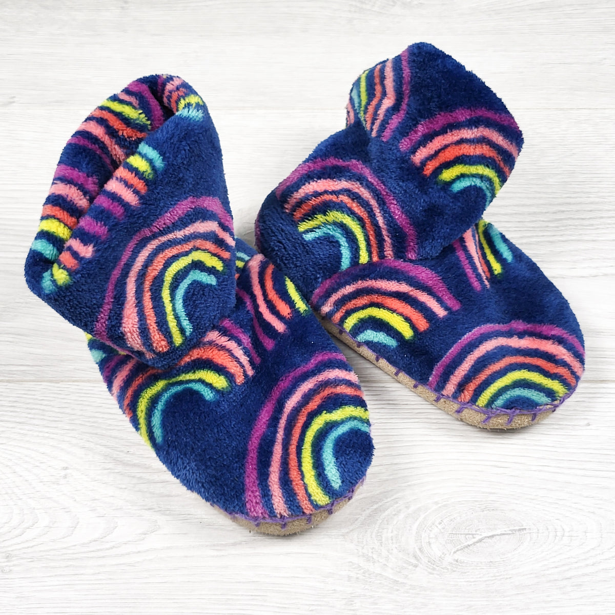 Hatley Navy Rainbow Dreams Fleece Slipper Boots. Size 5-7 shoes size