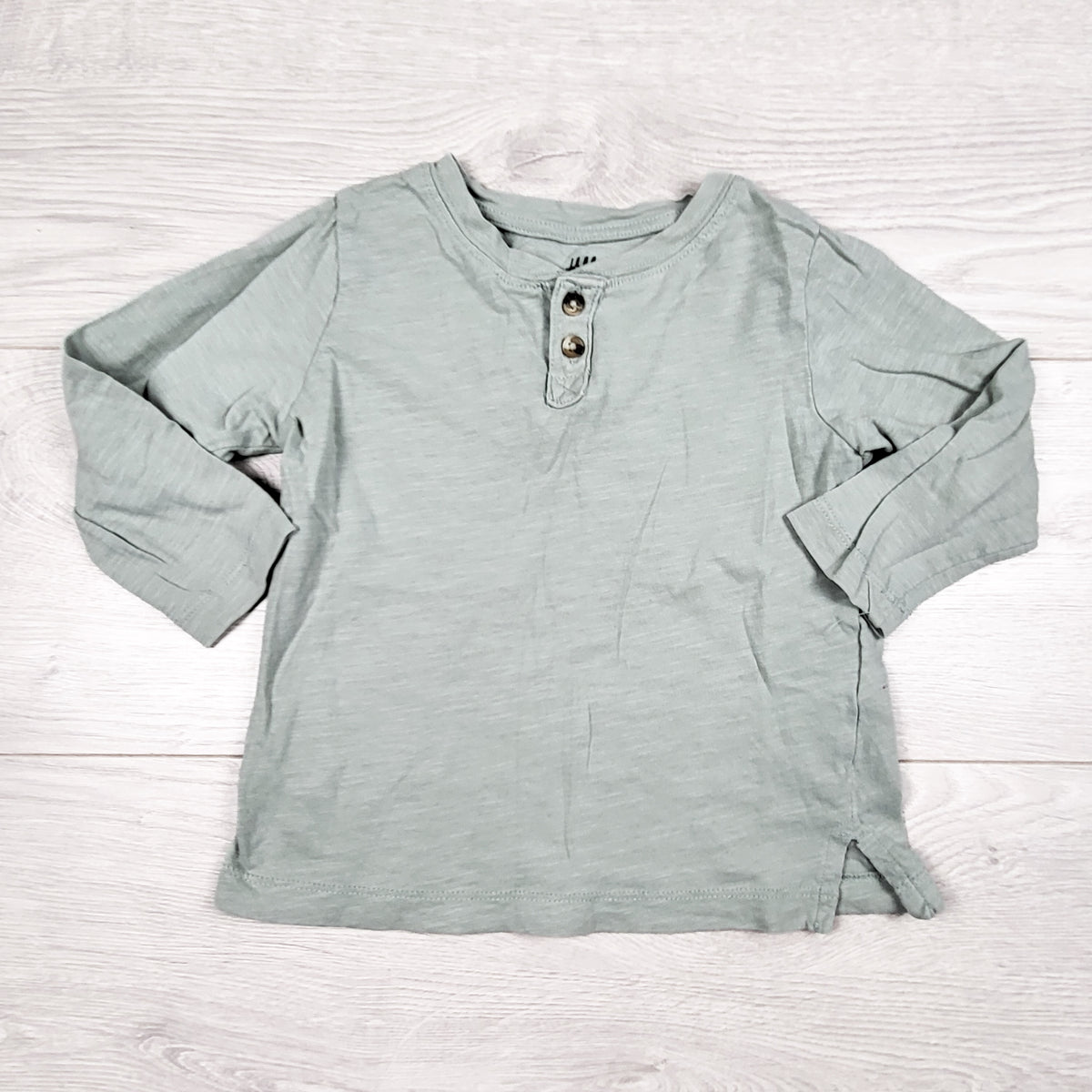 H and M light green organic cotton long sleeve top. Size 18-24 months