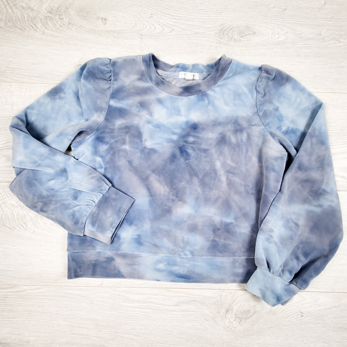 Btwnn blue tie dye style velour sweatshirt - Size 10
