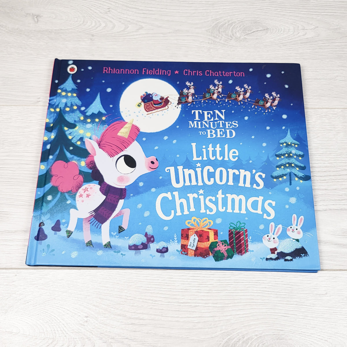 Ten Minutes to Bed: Little Unicorn's Christmas. Hardcover book