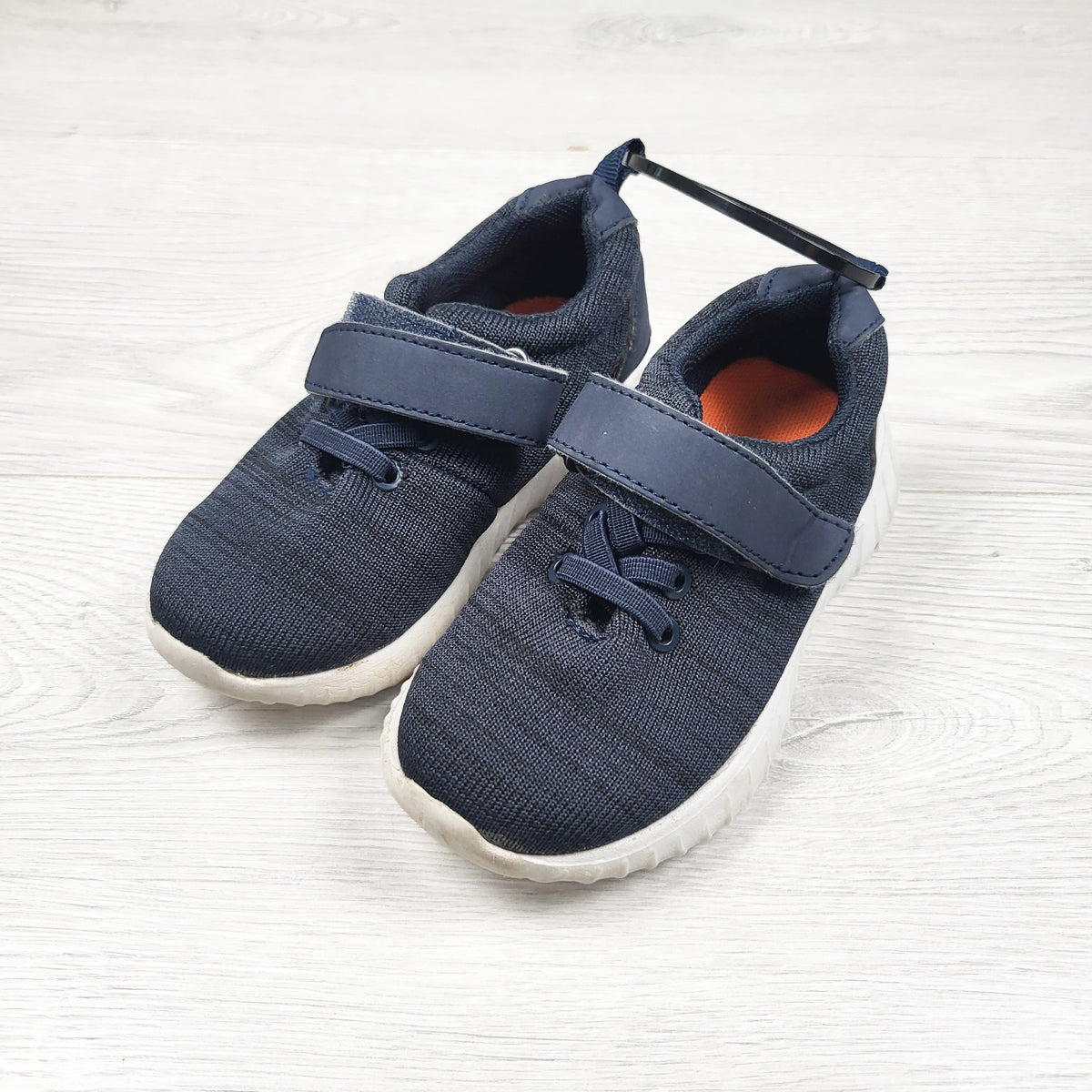 Joe Fresh navy running shoes - Size 8