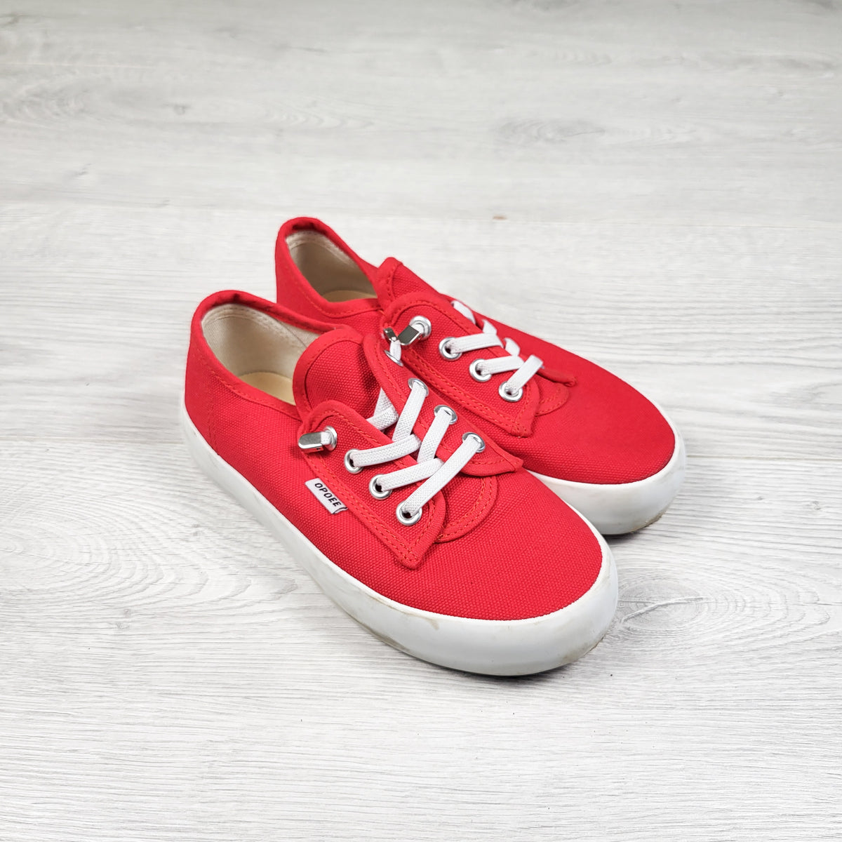 Opee red canvas shoes with elastic laces - Size 31 (12/13)